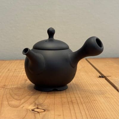 高台 黒急須