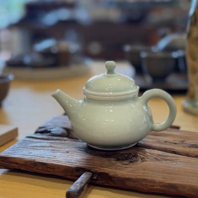青磁茶壺